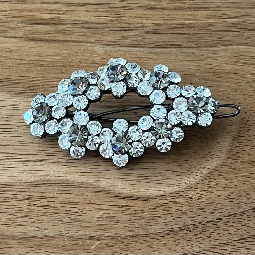 Beautiful crystal hair clip